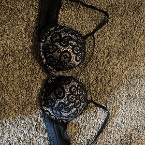 Victoria’s Secret push up bombshell bra